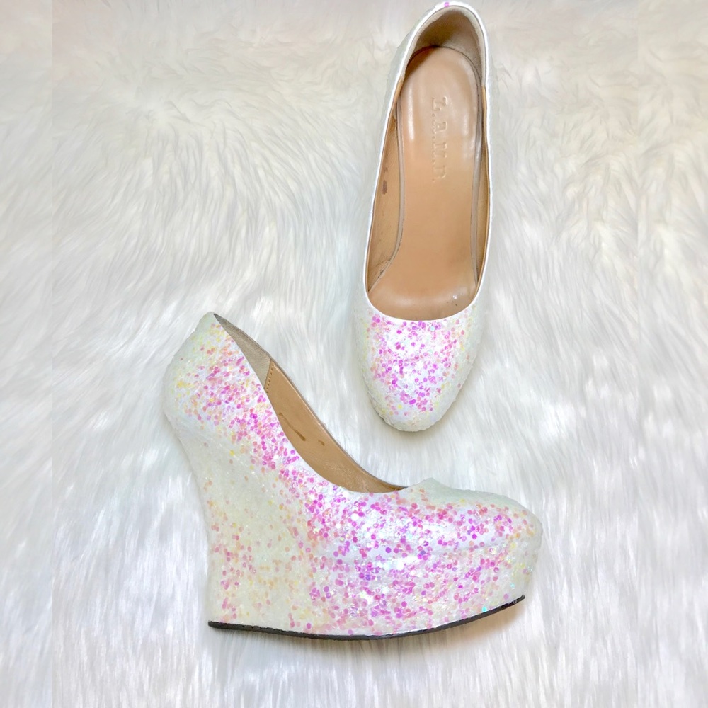 L.A.M.B. Glitter Pumps!